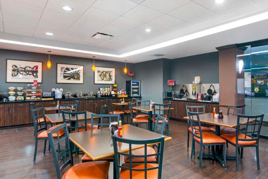 Best Western Plus Olathe Hotel Екстериор снимка