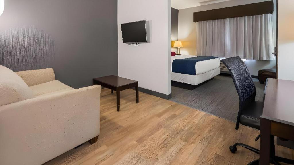 Best Western Plus Olathe Hotel Екстериор снимка