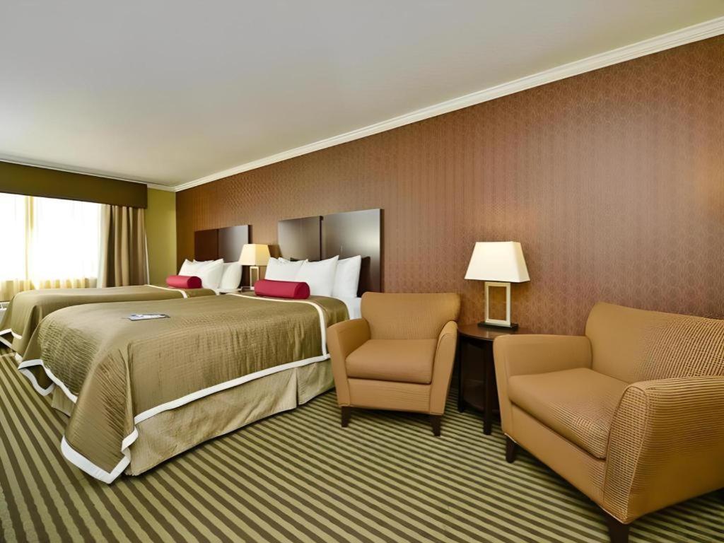 Best Western Plus Olathe Hotel Екстериор снимка